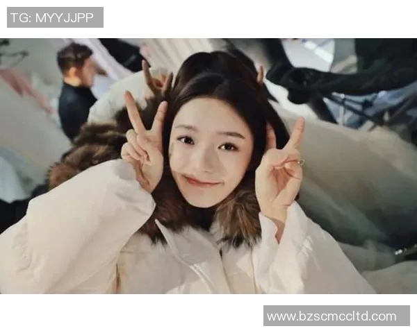 足球场上的女记者：她们如何用镜头捕捉明星背后的故事与激情