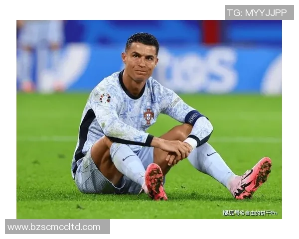 足球明星遭遇围殴事件引发公众关注球迷与明星之间的关系再度引发热议 足球明星遭遇围殴事件引发公众关注球迷与明星之间的关系再度引发热议