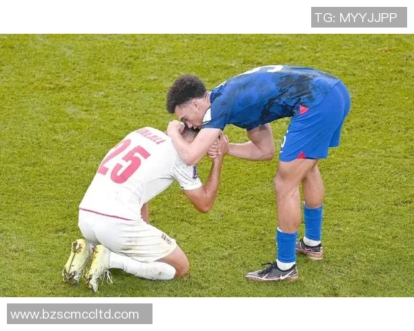 足球明星与粉丝亲密互动活动成功举行引发热烈反响 足球明星与粉丝亲密互动活动成功举行引发热烈反响